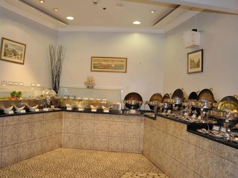 Grand Continental Hotel Абу-Даби Экстерьер фото